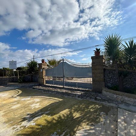 Paluna Otranto Bagian luar foto