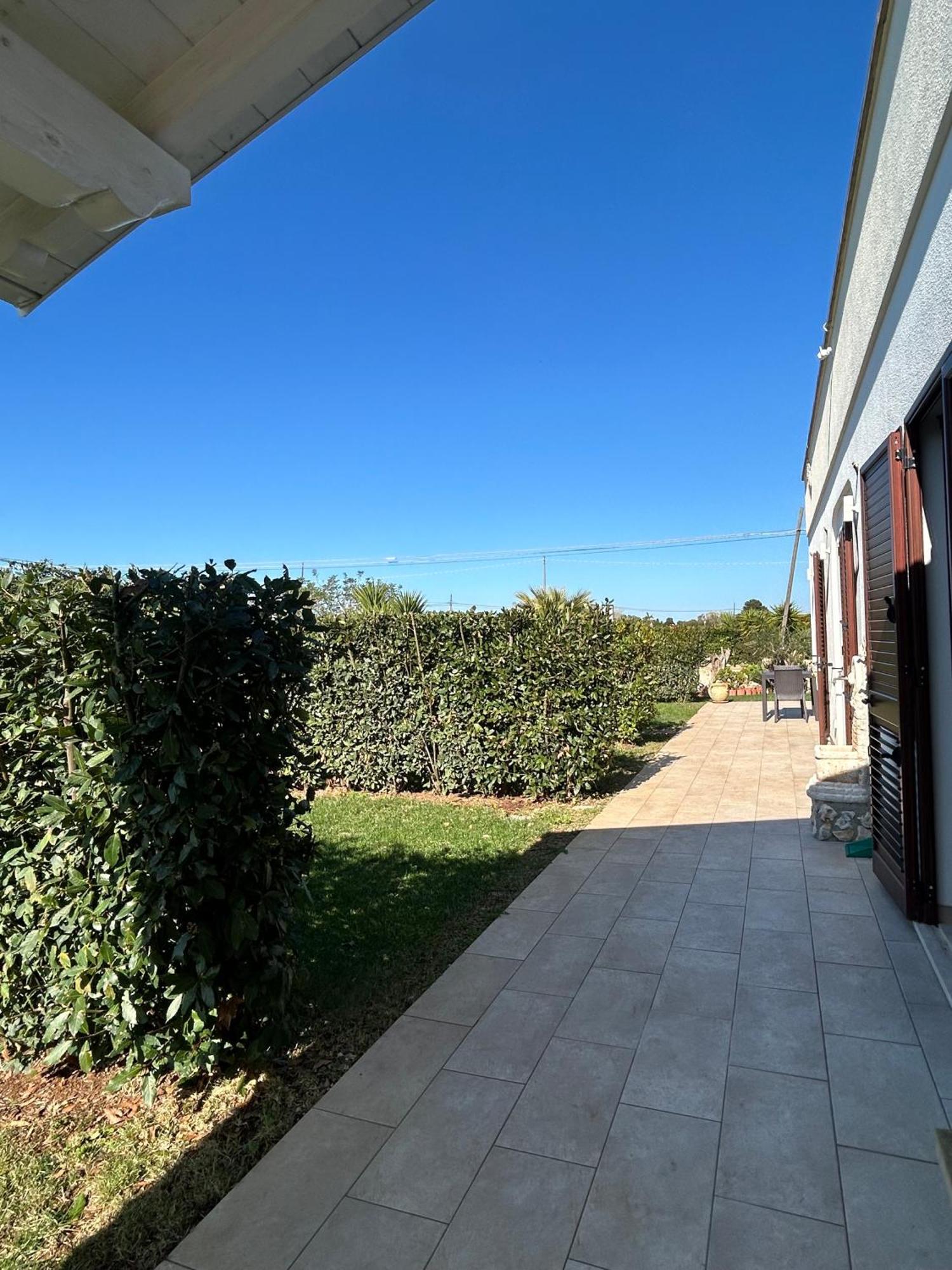 Paluna Otranto Bagian luar foto