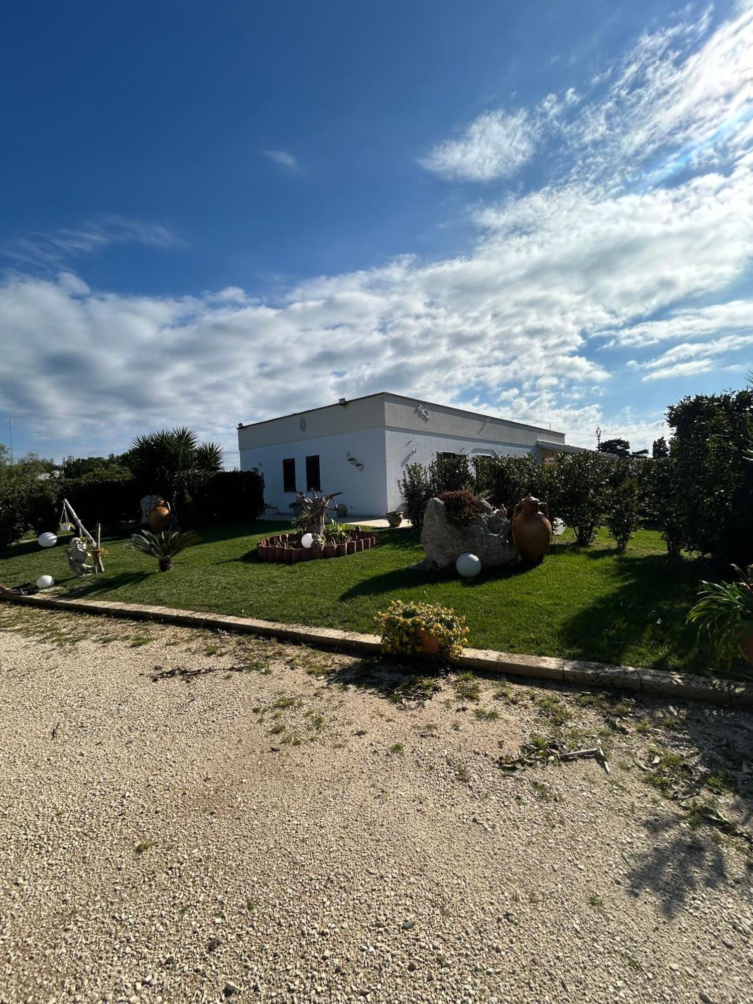 Paluna Otranto Bagian luar foto