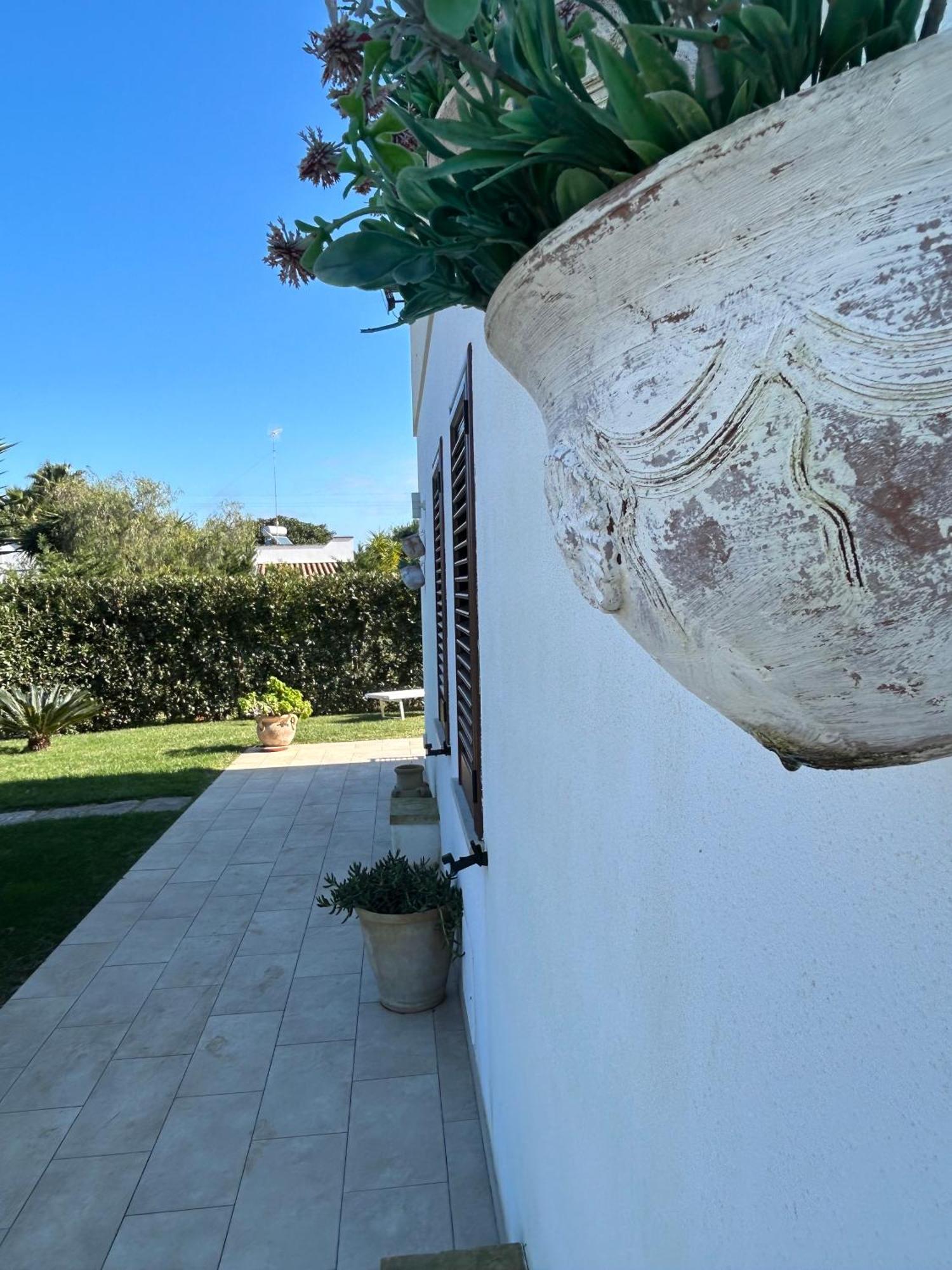 Paluna Otranto Bagian luar foto