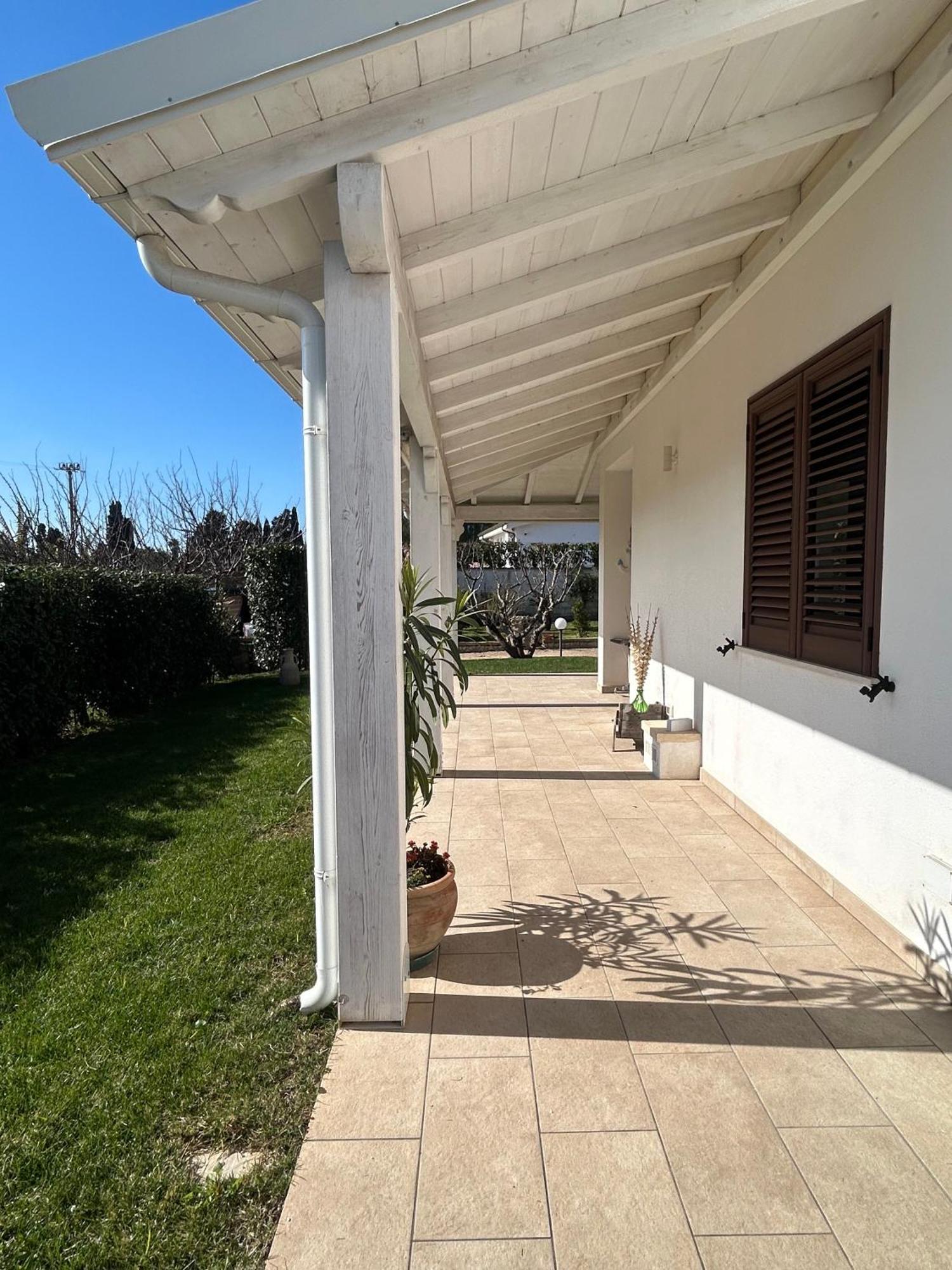 Paluna Otranto Bagian luar foto